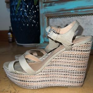 Lauren Conrad wedge good condition